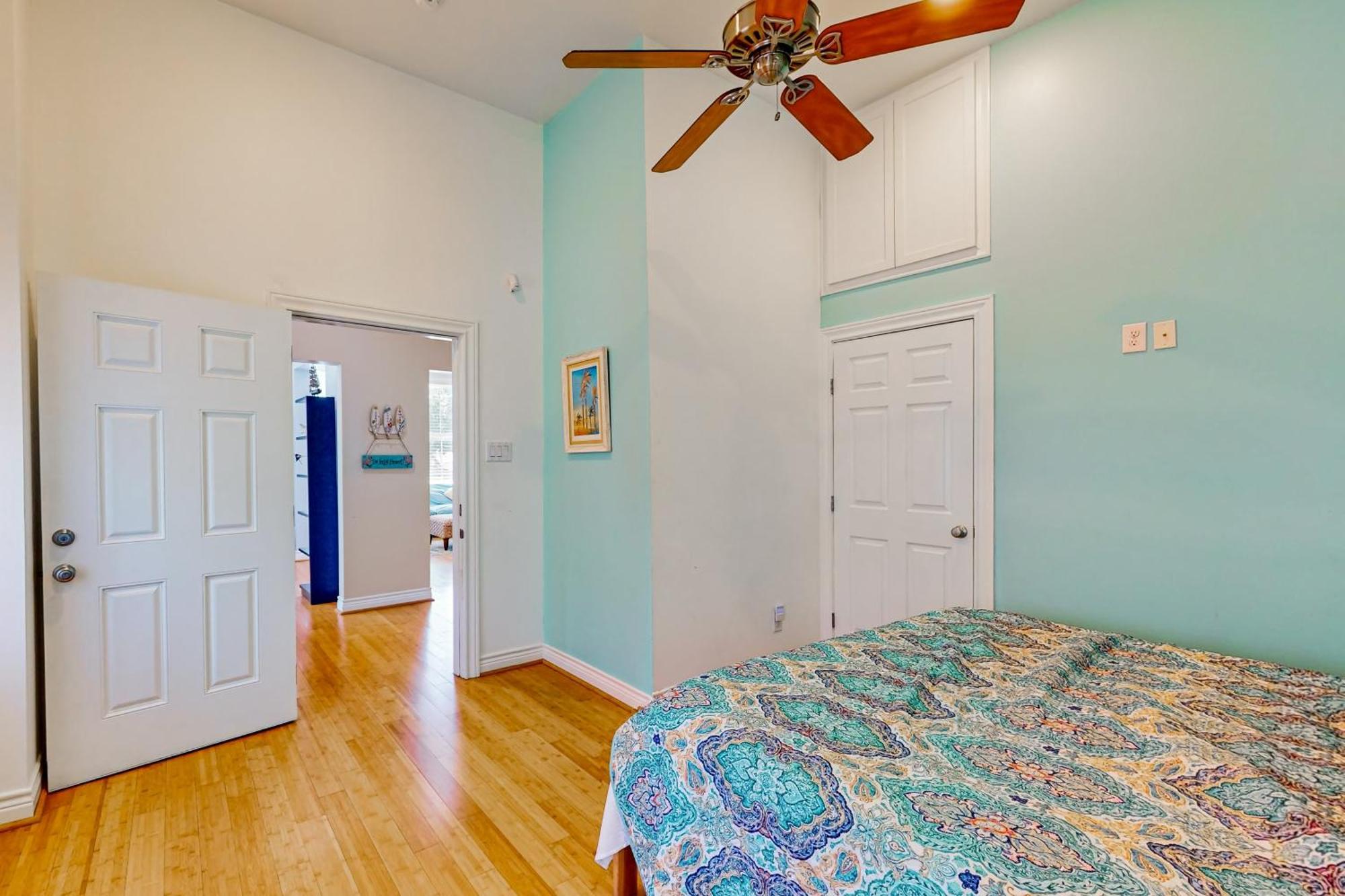 Under The Avenue Apartment Galveston Exterior photo