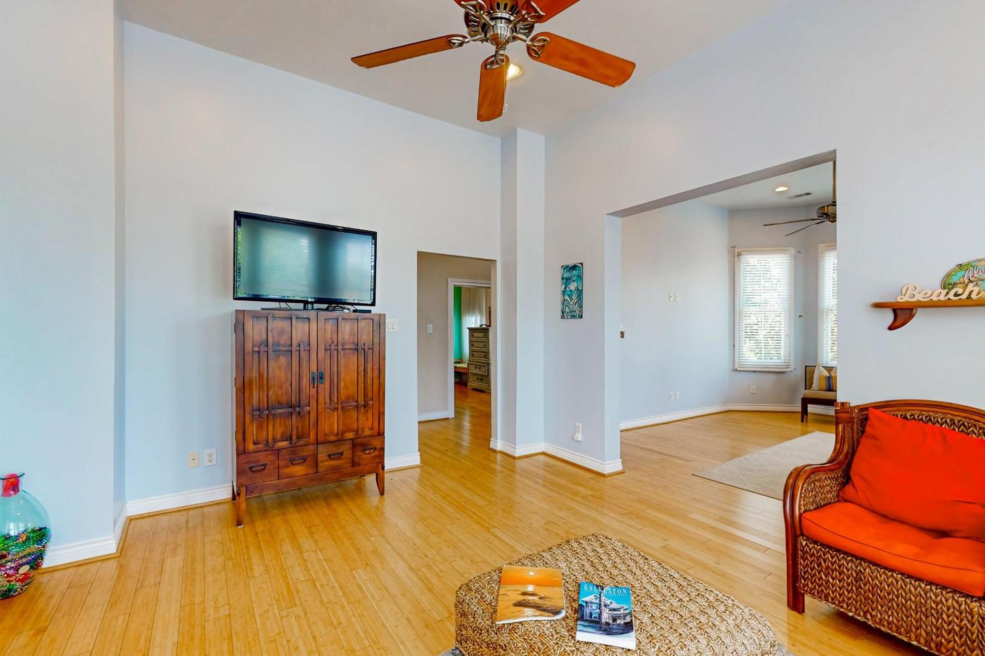 Under The Avenue Apartment Galveston Exterior photo