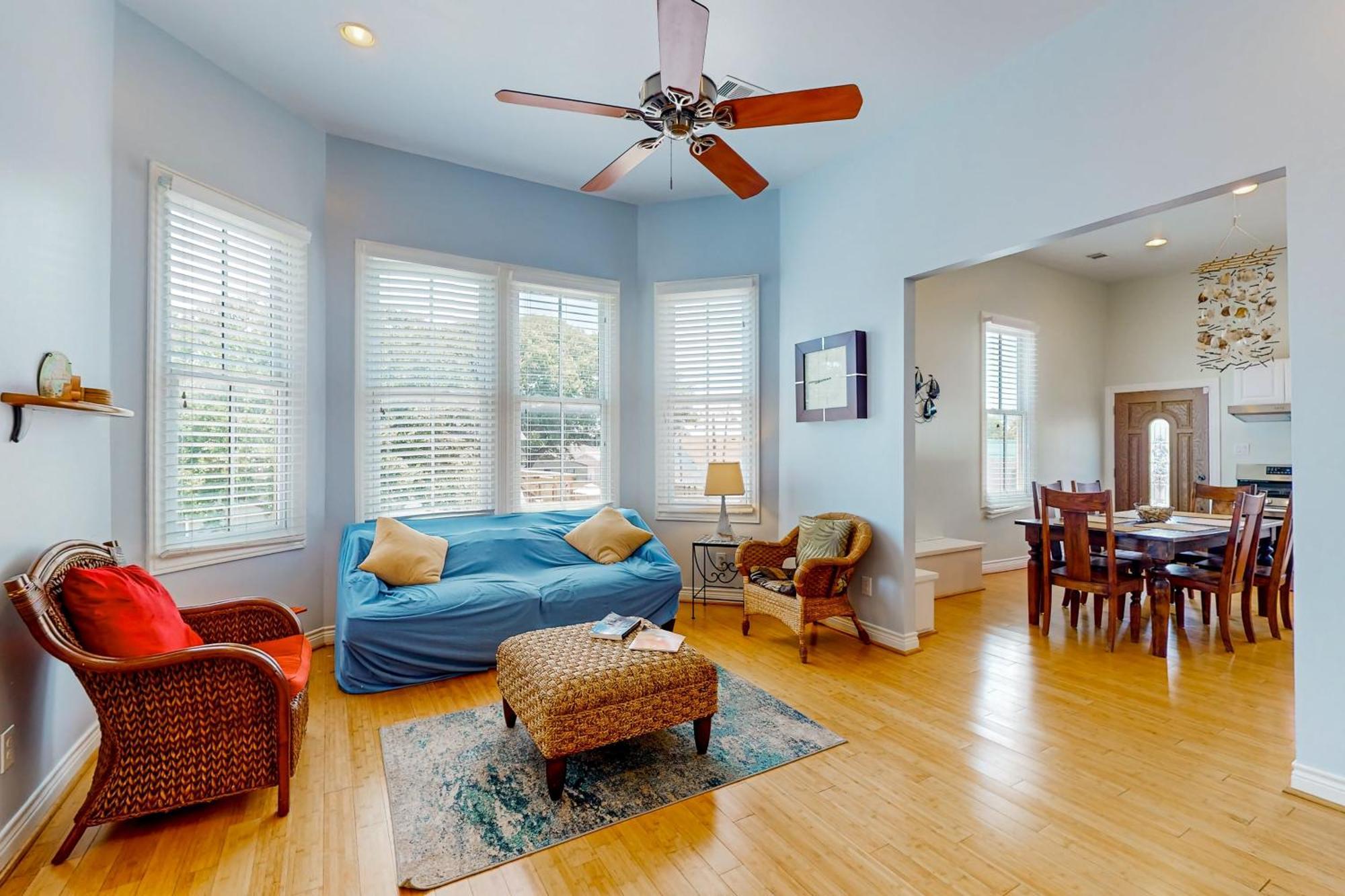 Under The Avenue Apartment Galveston Exterior photo